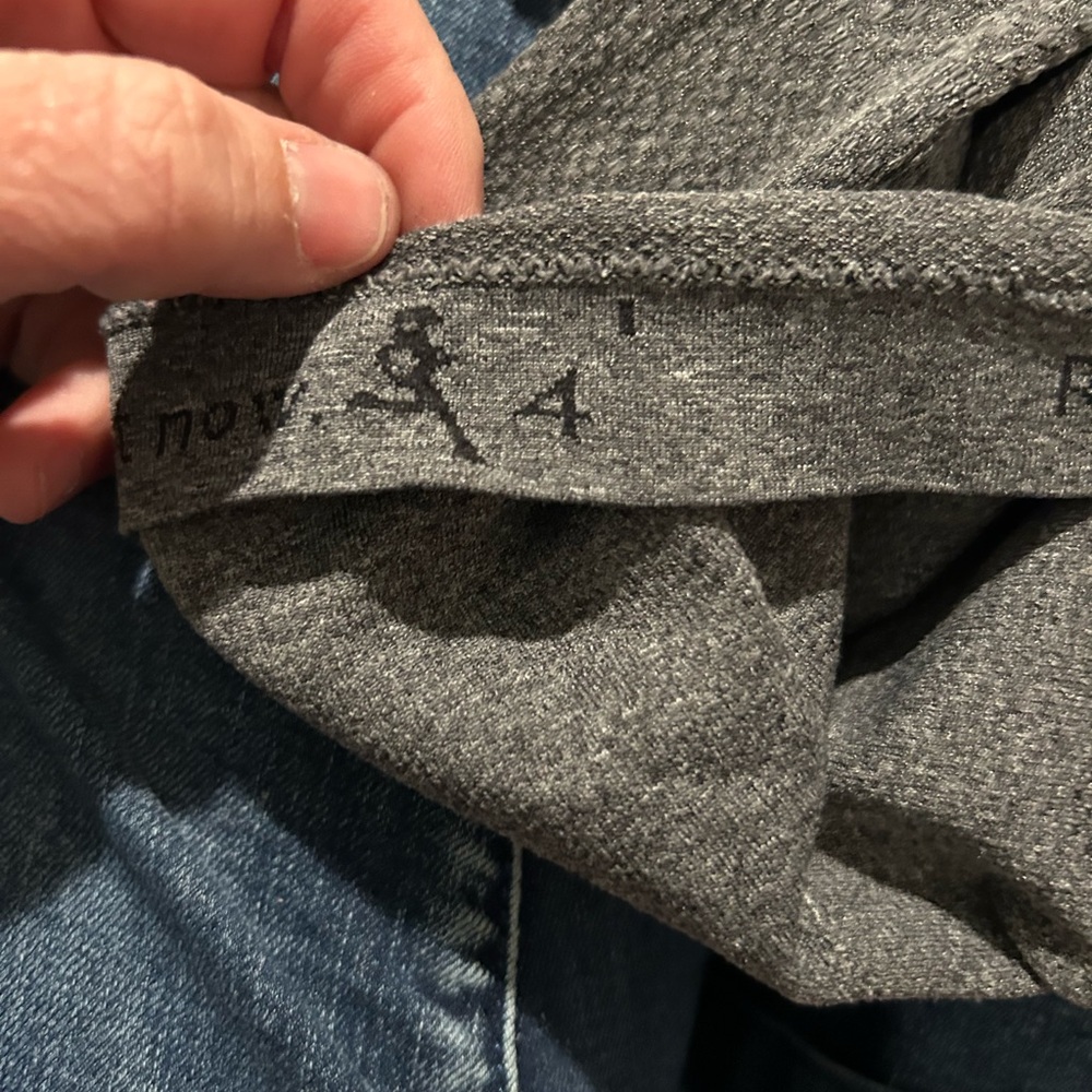 Lululemon Run Swiftly Tech 1/2 zip size 4 - Picture 3 of 3